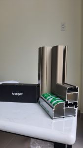 mẫu cửa nhôm xi mạ